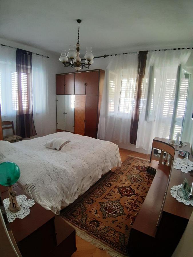 Apartmani Luce Sumartin Exterior photo