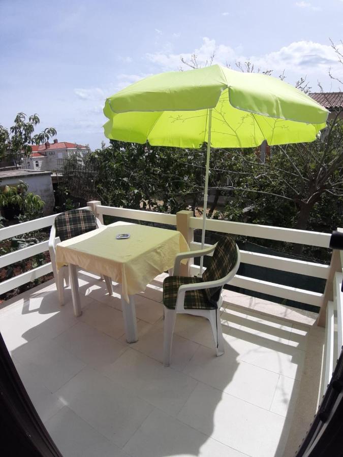 Apartmani Luce Sumartin Exterior photo